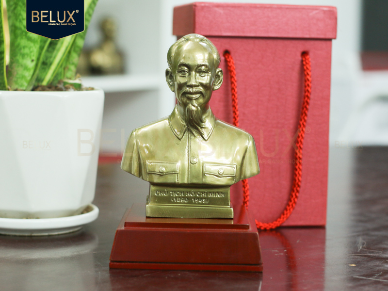 Lô 40 tượng Bác Hồ Tỉnh Ủy Tuyên Quang cao 15cm bằng đồng thiết kế theo yêu cầu